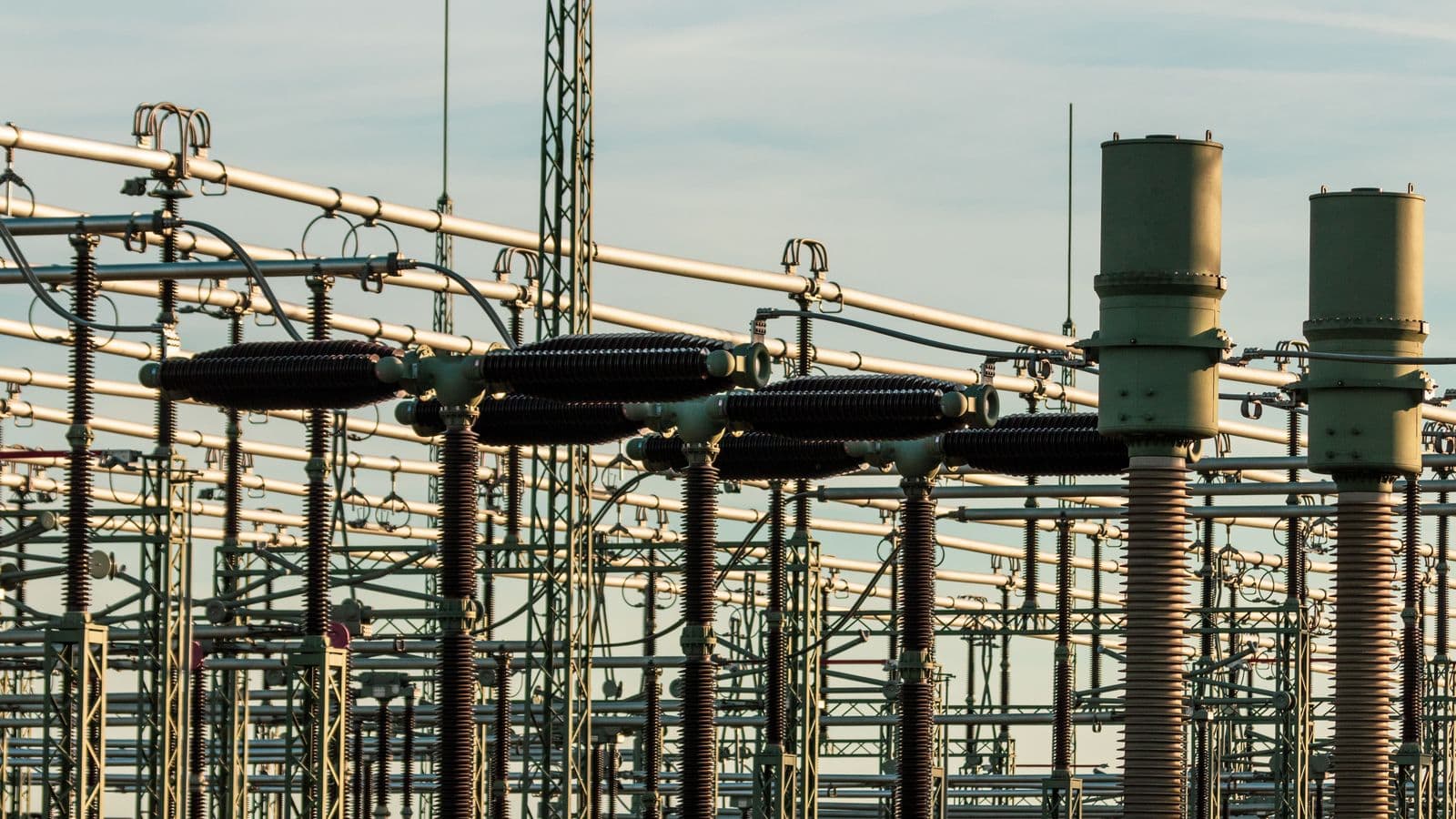 Metal-Clad vs. RMU Switchgear: Which One Should You Choose?