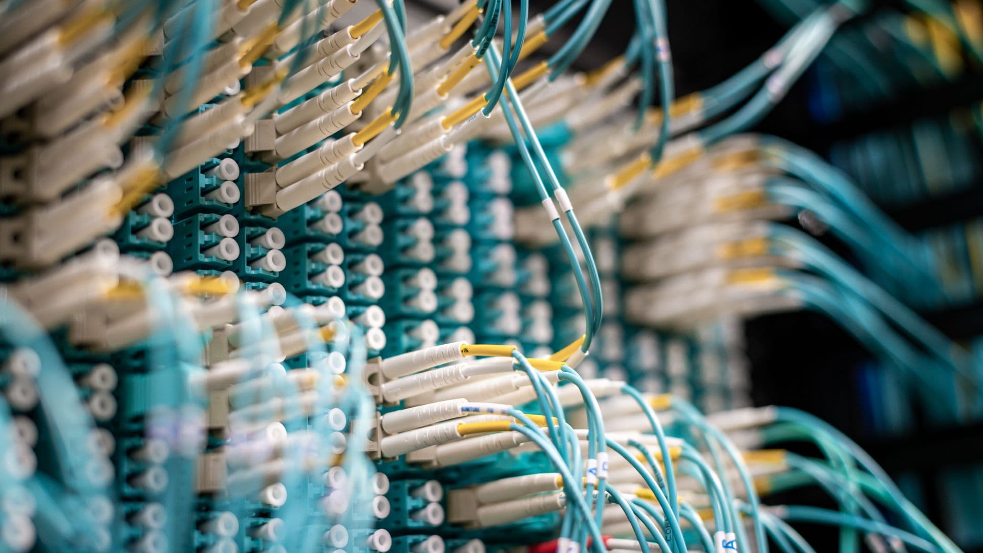 Fibre-optic connections