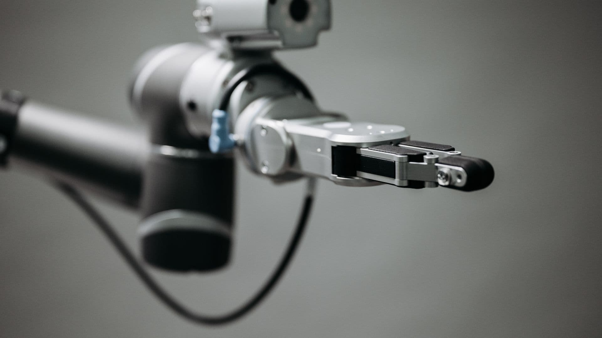 Endüstriyel robot kolu